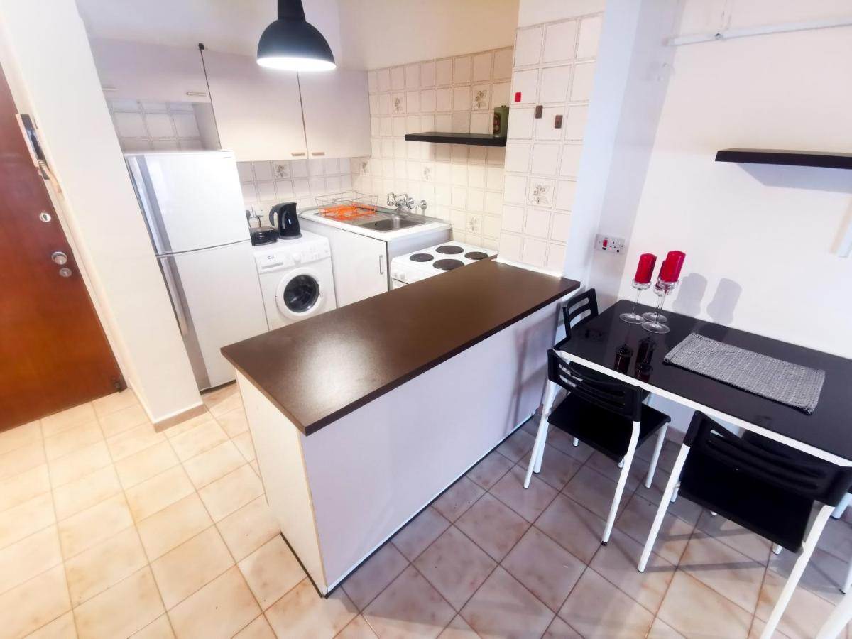 Flirty Flamingo Seaview Seafront Apartment Λάρνακα Εξωτερικό φωτογραφία