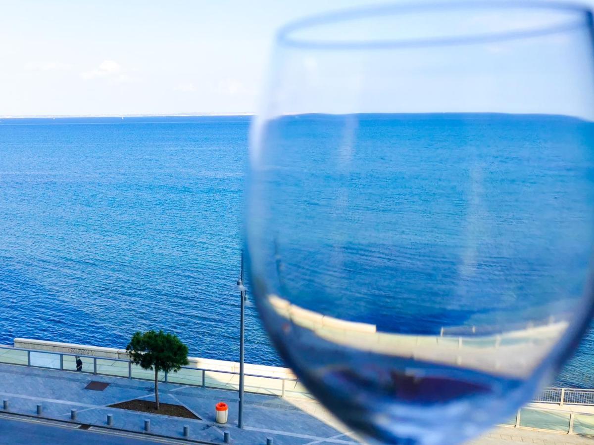 Flirty Flamingo Seaview Seafront Apartment Λάρνακα Εξωτερικό φωτογραφία